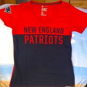 𝅺nwot Womens Large Nike NFL Team Apparel NE Patriots TShirt